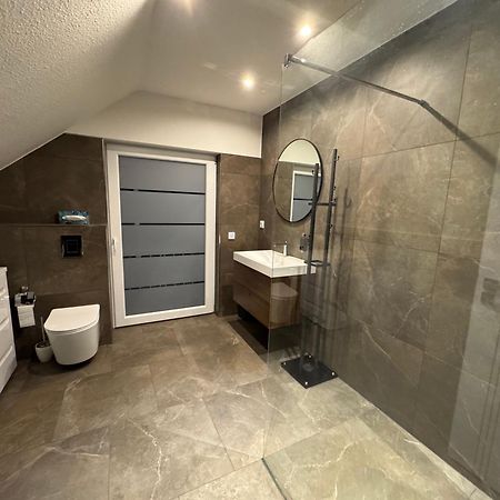 Modern House Gehrden Auf 2 Etagen, Nice Garten, Barbecue, Contactless Check-In, Free Parking Exterior photo