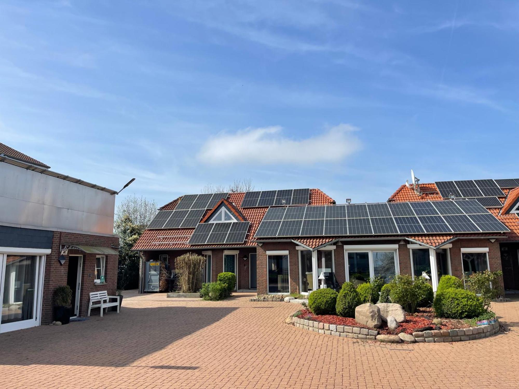 Modern House Gehrden Auf 2 Etagen, Nice Garten, Barbecue, Contactless Check-In, Free Parking Exterior photo