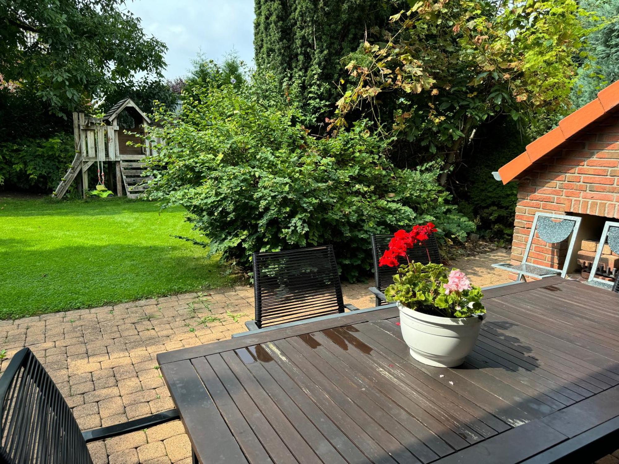 Modern House Gehrden Auf 2 Etagen, Nice Garten, Barbecue, Contactless Check-In, Free Parking Exterior photo